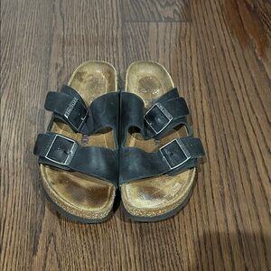 Birkenstock black leather Arizona strappy slip on sandals sz 9